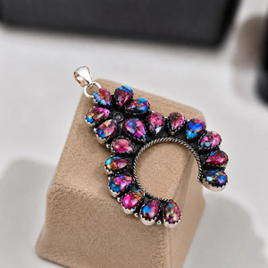 Collar Boho con Colgante de Turquesa Rosa Ostra, Joyería Artesanal de Plata de Ley con Piedras Preciosas, Accesorio de Estilo Occidental - Product Image 4