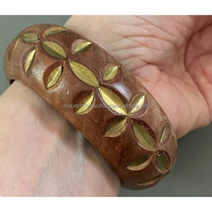 Brazaletes de madera celestial Glow Madera de grano natural con incrustaciones de metal brillante para moda elegante y moderna para mujer - Product Image 4