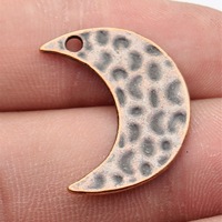 Colgante de Luna Creciente Martillada 25x19mm de Aleación de Zinc Bronce Antiguo con Aro Individual para Tejido de Atrapasueños Boho