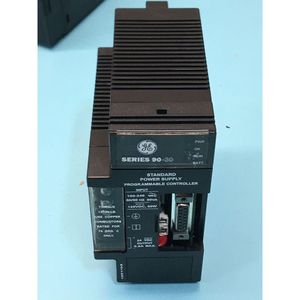 Alimentation électrique 2 GE FANUC IC693PWR321AA, 120/240VAC - Équipements et pièces semi-conductrices d'occasion fiables à l'échelle mondiale - Product Image 1