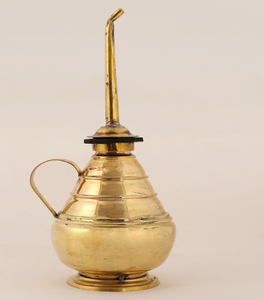 Aspersorio de agua bendita tallado en plata con varita de madera, disponible a precios de mayorista. - Product Image 5