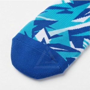Chaussettes de cricket haut de gamme, vêtements de sport personnalisés pour équipe, respirantes, performance optimisée, tricotées, avec talon et bout renforcés, design athlétique - Product Image 5