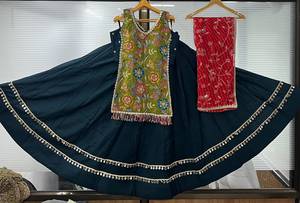 Women <b>Lehenga</b> Choli Set Embroidered Floral Top Purple <b>Skirt</b> Green Dupatta Traditional Indian Pakistani Wedding Wear - Product Image 5