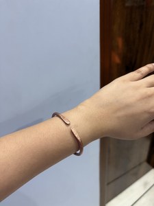 Bracelet manchette en cuivre pur fait main, fil de cuivre massif, artisanat martelé, bijoux de guérison pour hommes et femmes, OEM - Product Image 3