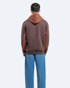 Sweat-shirt à capuche marron pour homme, coupe classique, en coton French Terry, décontracté, avec poche kangourou et logo sur le devant - Product Image 2