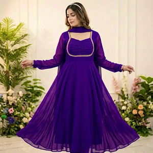 Robe de mariée élégante en Georgette Fox avec dupatta |   Ensemble de vêtements ethniques brodés de sequins et de zari lourds pour femmes - Product Image 1