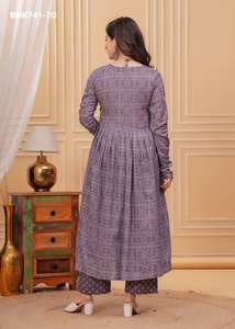 Ensemble Kurti Pantalon Dupatta en Rayonne Imprimée de Qualité Supérieure, Style Indien Magnifique – Fournisseur et Exportateur Mondial de Mode Féminine - Product Image 6