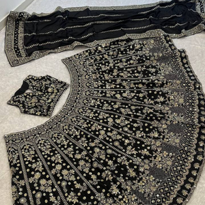 Lehenga Choli de seda Chinon negra con lentejuelas Zari y trabajo Dori, semicosturado, con Dupatta bordada, precio al por mayor de Royal Export - Product Image 6