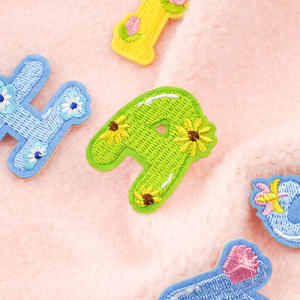 Parches Bordados con Letras Coloridas Autoadhesivos, Venta Caliente Transfronteriza, para Accesorios de Ropa, Parche Bordado Personalizado - Product Image 4