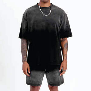 Ensemble 2 pièces décontracté pour homme : T-shirt à épaules tombantes et short assorti – Collection été 2026 - Product Image 1