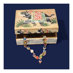 Boîte en stéatite brillante faite à la main polie de couleur naturelle avec travail Jali de qualité supérieure pour boîte à bijoux article de cadeaux - Product Image 1