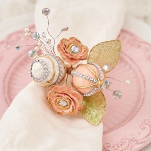 แหวนรองผ้าเช็ดปากลายไข่สีพาสเทลและดอกกุหลาบสไตล์วินเทจสำหรับตกแต่งโต๊ะในช่วงเทศกาล  งานแฮนด์เมดประดับด้วยกลิตเตอร์และทองคำเปลว - Product Image 6