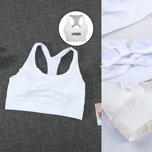 Soutien-gorge de sport pour femme, col en V, dos nu, halter, à fort impact, blanc et noir, avec logo personnalisé, idéal pour le fitness, la gym et le yoga – Vente en gros, haute qualité - Product Image 4