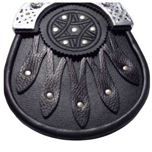 Esto es un sporran semivestimentario de cuero negro con un cantle con diseño de nudo celta y una bolsa para sporran. - Product Image 4