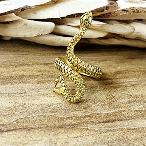 Anillo de Serpiente de Diseño Moderno, Joyería Boho de Latón para Mujer, Chapado en Oro de 18k, Anillo de Serpiente Punk para Venta al por Mayor/OEM/ODM - Product Image 5