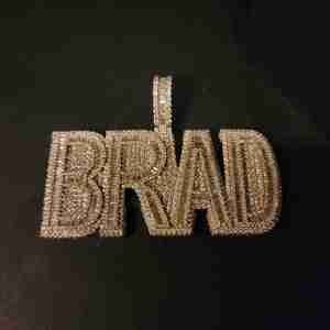 Colgante Hip Hop BRAD Personalizado con Diamantes, Latón con Diamante Cultivado en Laboratorio de 15CT para Unisex, para Todas las Ocasiones - Product Image 2
