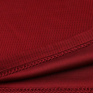 Ensemble de maillot de basket-ball rouge unisexe à manches courtes, col en V, tissu respirant en polyester, vêtements de sport pour toutes les saisons, design rayé - Product Image 5