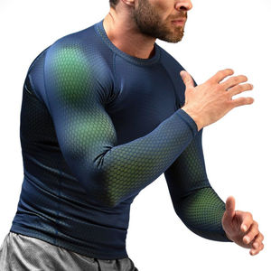 Rashguard personnalisé de haute qualité avec impression par sublimation pour hommes, idéal pour la boxe, le BJJ, le MMA et la course à pied. - Product Image 3
