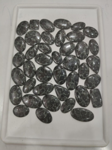 Piedras sueltas naturales Kambaba Jaspe Piedras preciosas sueltas naturales Venta al por mayor Cabujón polaco Kambaba Jasper hecho a mano - Product Image 3