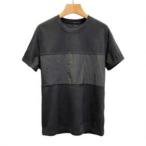 เสื้อยืดคอกลมแขนสั้นผู้ชาย ผ้าคอตตอนเจอร์ซีย์ ทรงปกติ ดีไซน์เรียบง่าย ระบายอากาศได้ดี สีสันตัดกัน - Product Image 1