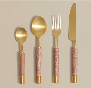 Ensemble de 4 couverts en acier inoxydable poli miroir doré avec poignées en marbre, pour la cuisine et la table (fourchette, cuillère, couteau) - Product Image 1