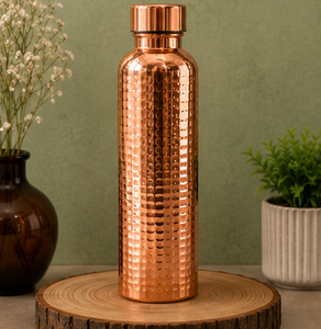 Carafe en cuivre martelé traditionnelle The Wellness Vessel, bouteille ayurvédique, bouteille en cuivre faite à la main, gourde en cuivre anti-fuite - Product Image 4