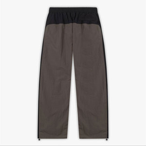 Ensemble veste et pantalon coupe-vent en nylon pour homme de haute qualité, léger, respirant et imperméable, idéal pour les activités de plein air et les tenues décontractées - Product Image 5