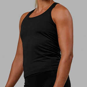 Camiseta deportiva de verano para mujer, con logo personalizado, para yoga y entrenamiento, hecha en Pakistán. - Product Image 3