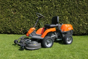 Tondeuse autoportée Husqvarna R112C 85 cm, moteur essence, pour jardin, pelouse, ferme et aménagement paysager - Product Image 3