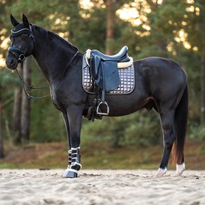 Tapis de selle équestre en cuir au design personnalisé avec doublure en polaire, haute qualité, fabrication pakistanaise, tapis de selle pour cheval - Product Image 4