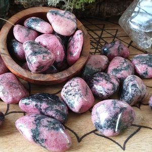 Piedras preciosas de ágata con patrón curativo de piedra caída de Rodonita de cristal natural al por mayor para decoración del hogar - Product Image 3