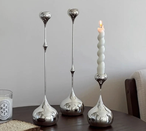 Porte-bougie conique moderne en métal argenté, grand support décoratif pour bougies, idéal pour la décoration intérieure, la table, la salle à manger, ou comme centre de table de mariage. - Product Image 5