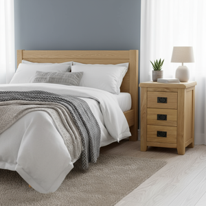 Meuble de chambre à coucher en bois de pin fabriqué au Vietnam, table de chevet en bois d'hévéa durable avec 3 tiroirs, design traditionnel antique - Product Image 3