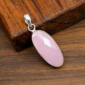 Colgante de Calcedonia Rosa Hecho a Mano en Plata de Ley 925, Hermosa Joyería Espiritual, Regalo para Abuela - Product Image 1