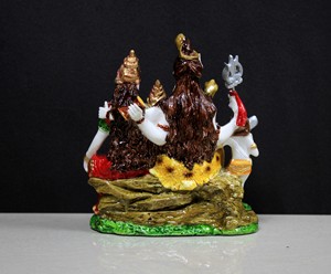 Statue de la Famille Shiva en Résine Multicolore Faite à la Main, Shiva Parvati, pour la Décoration de la Maison, du Temple et de la Table - Product Image 5