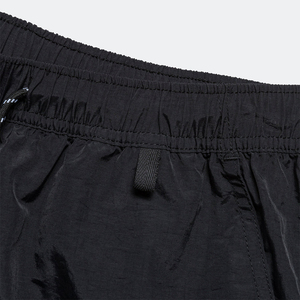 Shorts décontractés en nylon noir pour hommes, taille élastique, séchage rapide, respirants, style streetwear, vente en gros - Product Image 5