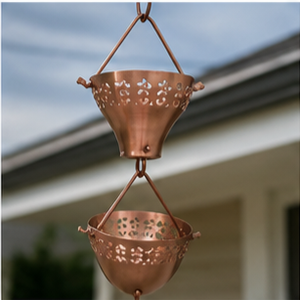 Chaîne de pluie décorative en cuivre découpé artisanal pour gouttière, déversoir, drainage des eaux de pluie en extérieur, décoration suspendue pour jardin - Product Image 5