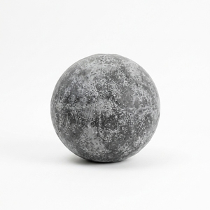 Vase sphérique artisanal en céramique noire rustique Pelota S, pot décoratif pour table, vente en gros - Product Image 1