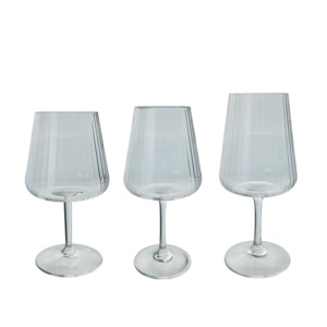 Verre à vin rouge incassable en plastique côtelé pour fêtes et restaurants - Product Image 4