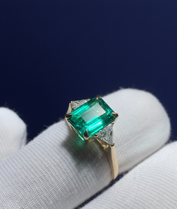 Anillo de Diamante de 2.60 Quilates Creado en Laboratorio, Certificado IGI, Anillo de Compromiso de Oro Amarillo con Corte Esmeralda y Trilliant, Joyería - Product Image 1