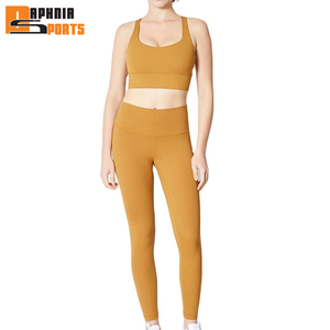 Ensemble de yoga écologique personnalisé pour femme, 2 pièces, vêtements de sport avec logo frontal pour le fitness, hauts d'entraînement grande taille, motif uni - Product Image 1