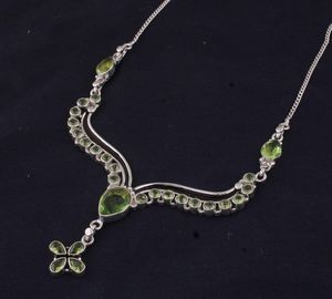Peridot Gemstone Necklace Handmade 925 Sterling Silver Antique Style Pendant Jewelry Gift For Women Elegant - Product Image 3