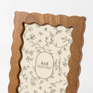 Cadre photo vertical en bois artisanal éco-responsable Khadim Handicrafts, support d'affichage de photos personnalisé pour la famille - Product Image 5