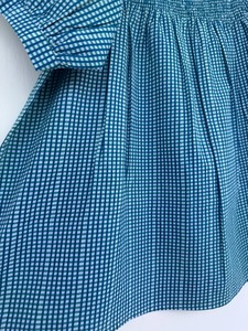 Ensemble de pyjama en coton bleu à carreaux pour femmes, haut à manches courtes smocké, short à volants, ensemble de nuit confortable en 2 pièces - Product Image 5