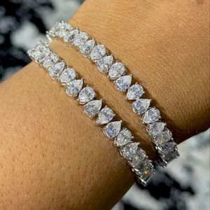 กำไลข้อมือเทนนิสทรงเรขาคณิตประดับพลอยธรรมชาติทรงรัศมี ทองคำแท้ 18K ยี่ห้อ AMBER JEWELS  แบบหนีบ  สำหรับทั้งชายและหญิง หรูหรา ได้รับการรับรองจาก IGI - Product Image 1