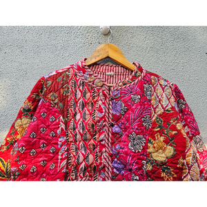 Manteau matelassé réversible en coton pour femme, rouge, avec patchwork floral, veste tricotée respirante et écologique, idéal pour l'hiver – Cadeau - Product Image 4