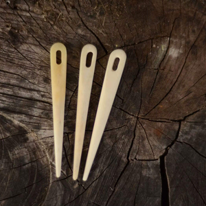 Broderie à pointe aiguille faite à la main en corne de buffle écologique pour la laine et le fil – Accessoire de couture durable pour le tufting et la couture - Product Image 1