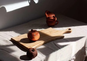 Planche à découper en bois irrégulière avec poignée, en bois naturel, forme rectangulaire, pour usage en cuisine, planche de cuisine en bois - Product Image 5
