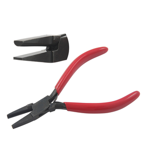 Pince à sertir à bec semi-plat 130 mm en oxyde noir, mâchoires lisses, poignées en PVC à ressort, pour la fabrication de bijoux, la sertissage de circlips de pêche, personnalisable OEM - Product Image 1