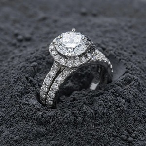 Conjunto de compromiso nupcial de plata de ley 925 con moissanita de corte cojín - Product Image 1